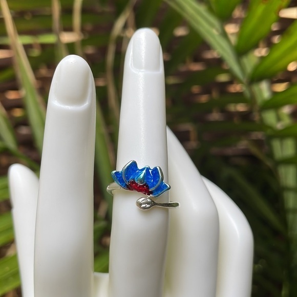 Silver Lotus Ring - Picture 3 of 10